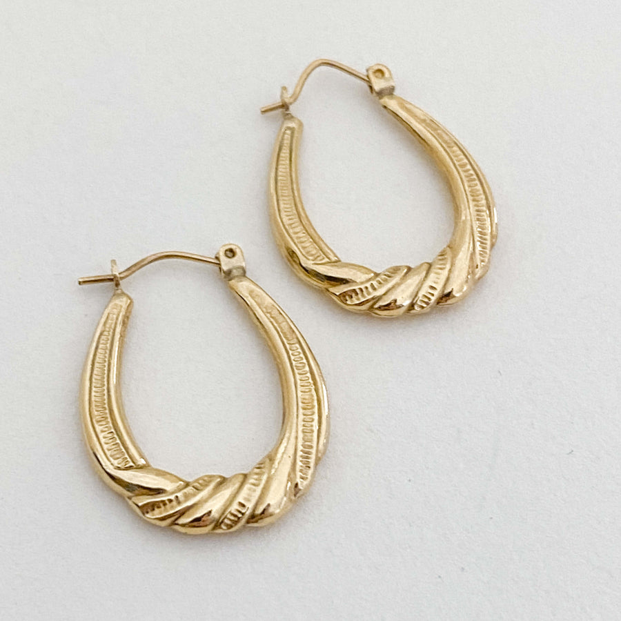Vintage Hoops Swirl Oval