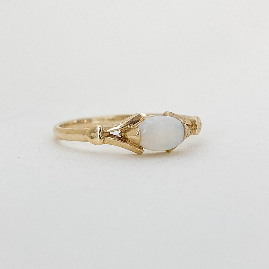 Vintage Opal Neige Ring