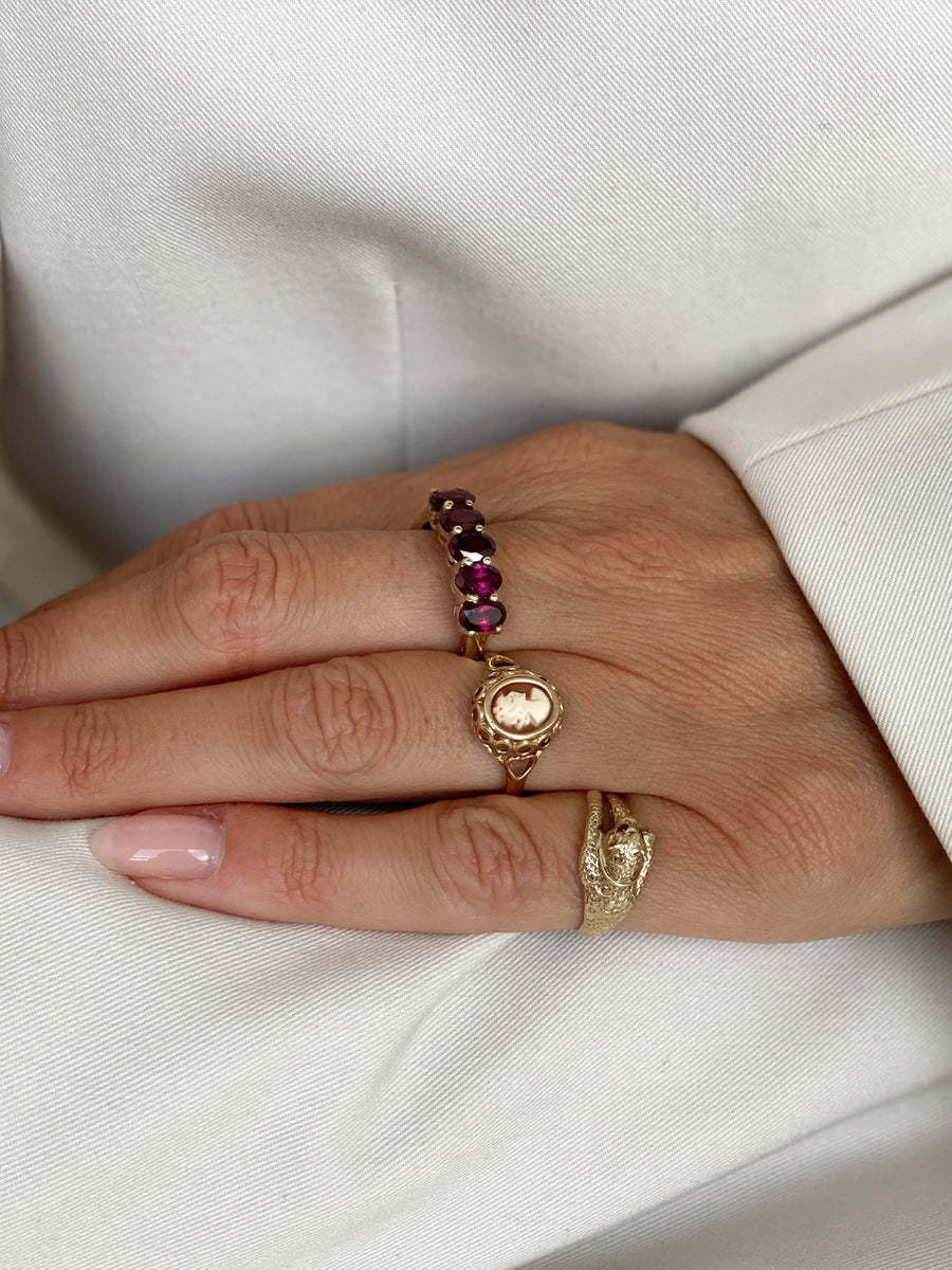 Vintage Grapet Garnet Cinq Ring