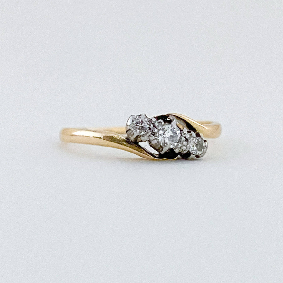 Vintage Diamond Wave Ring