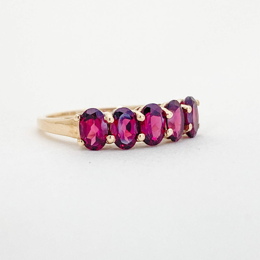 Vintage Grapet Garnet Cinq Ring