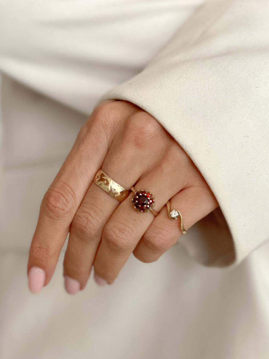 Vintage Garnet Golden Flower Ring