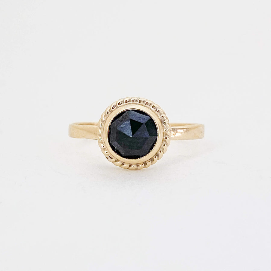 Vintage Garnet Round Rope Ring