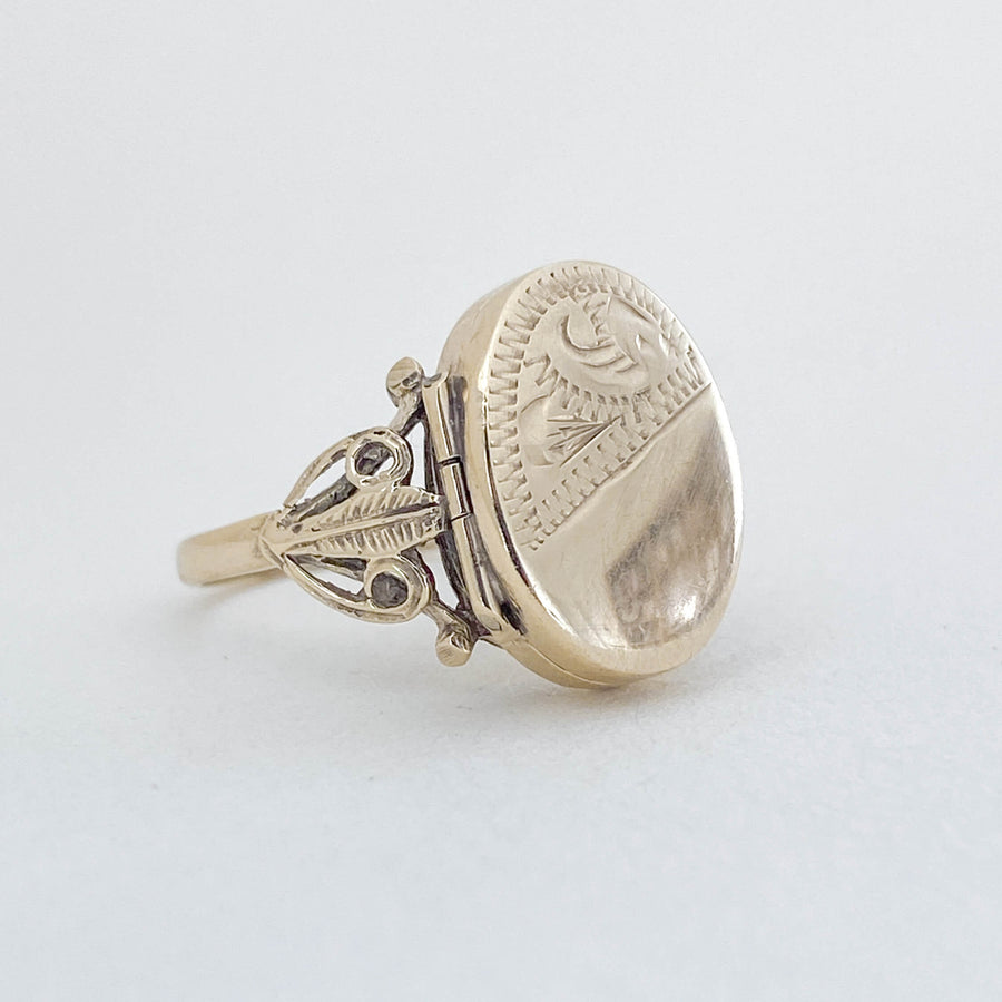 Vintage Demi Patterned Locket Ring