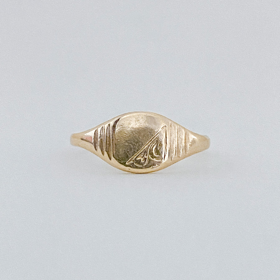 Vintage Signet Demi Patterned Ring