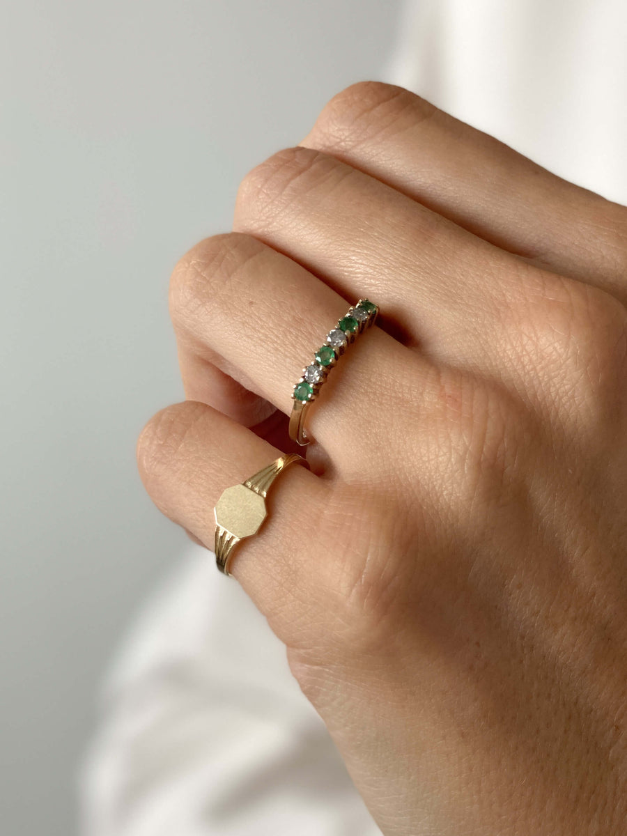 Signet Jolie Ring