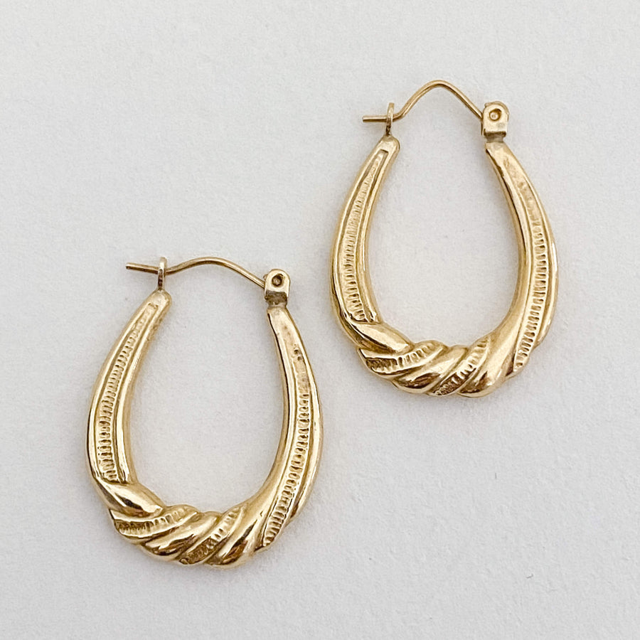 Vintage Hoops Swirl Oval