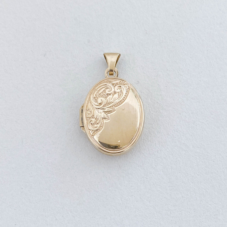 Vintage Locket Oval Half Patterned